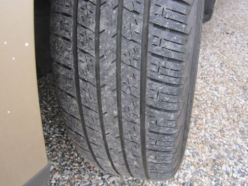 Used 2006 Pontiac Torrent 2WD w/ Preferred Package image 13