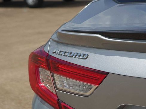 Used 2022 Honda Accord EX-L image 8