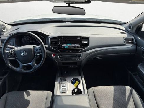 Used 2025 Honda Ridgeline Sport image 10