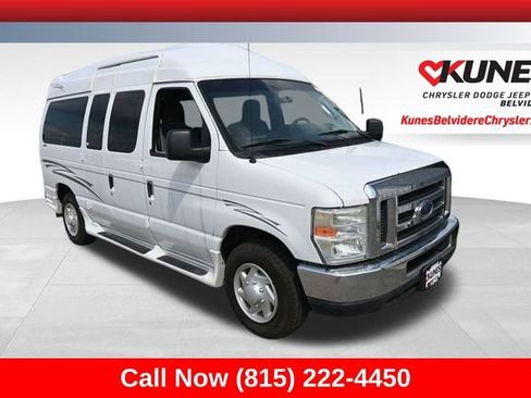 Used 2009 Ford E-150 and Econoline 150 Wagon RWD image 1