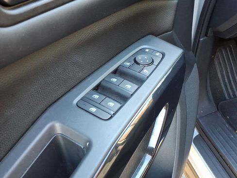 Used 2023 Nissan Pathfinder S image 13