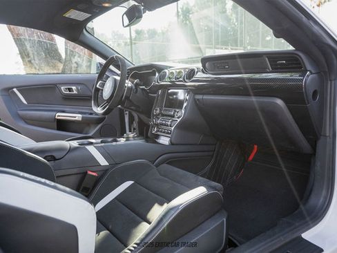Used 2022 Ford Mustang Shelby GT500 w/ Carbon Fiber Track Pack image 39