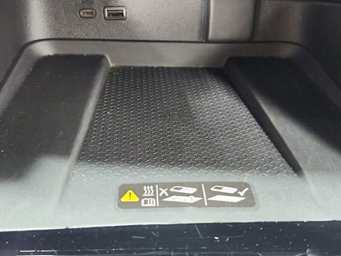 Used 2025 Chevrolet Traverse LT FWD image 33