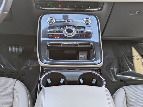 Certified 2022 Lincoln Nautilus Reserve image 18