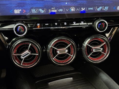 Used 2024 Chevrolet Blazer EV RS AWD/4WD image 18