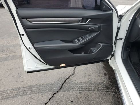 Used 2021 Honda Accord Touring image 12