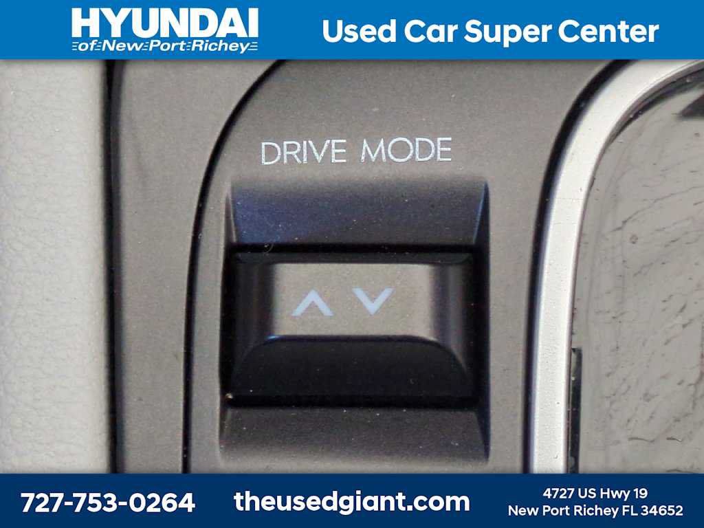 Certified 2025 Hyundai Kona SEL FWD image 24