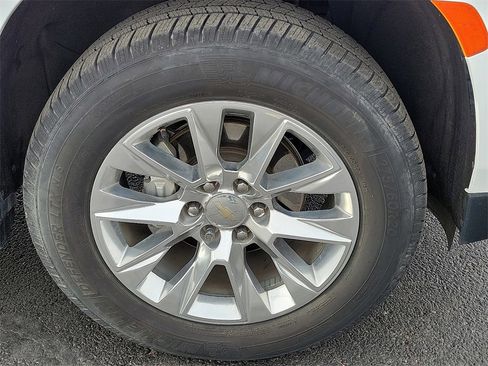 Used 2021 Chevrolet Suburban Premier image 7