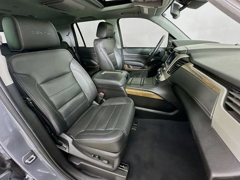 Used 2019 GMC Yukon Denali w/ Denali Ultimate Package AWD/4WD image 8
