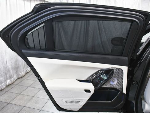 Used 2024 BMW i7 M70 w/ Executive Package AWD/4WD image 13