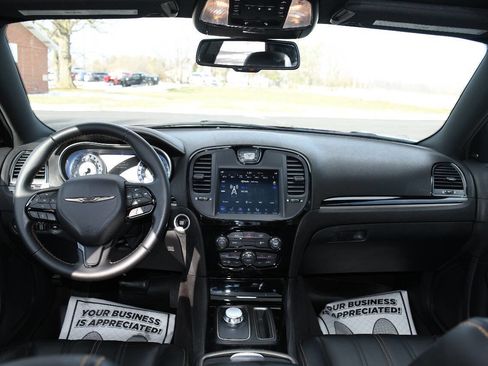 Used 2018 Chrysler 300 S w/ 300S Alloy Package image 26