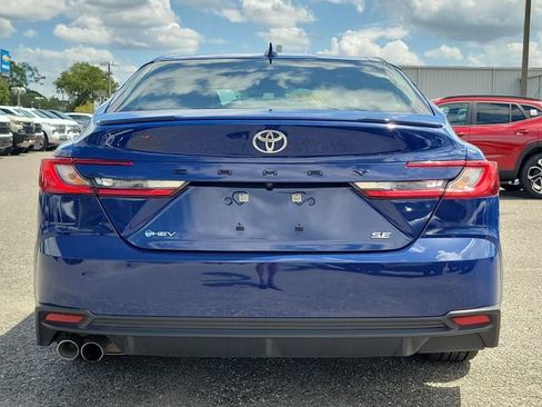 Used 2025 Toyota Camry SE FWD image 10