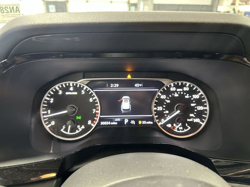 Used 2023 Nissan Pathfinder SL image 24