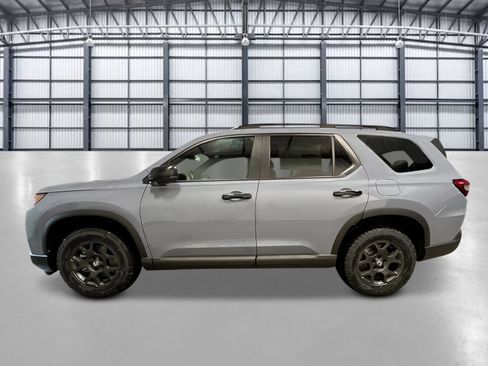 New 2026 Honda Pilot TrailSport image 2
