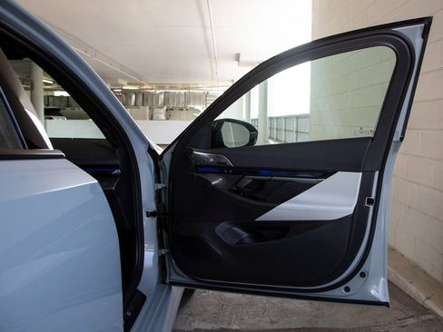 New 2026 BMW M5 w/ Carbon Package image 34