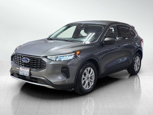 Used 2023 Ford Escape Active FWD image 3
