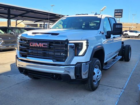New 2026 GMC Sierra 3500 Pro image 7