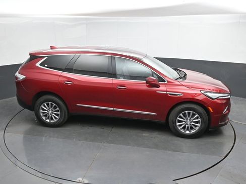 Used 2024 Buick Enclave Premium AWD/4WD image 33