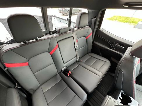 Used 2024 Chevrolet Colorado Z71 w/ Z71 Convenience Package 2 image 17