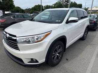 Used 2016 Toyota Highlander XLE AWD/4WD video 1