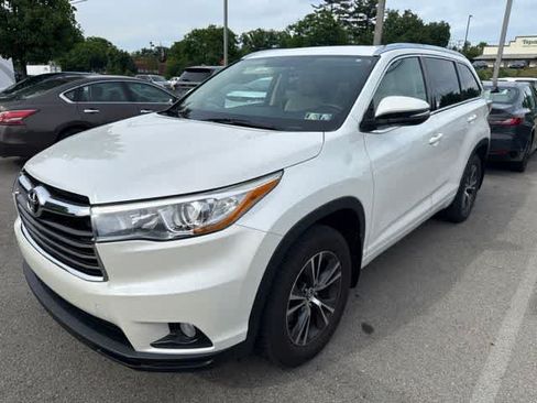 Used 2016 Toyota Highlander XLE AWD/4WD image 1