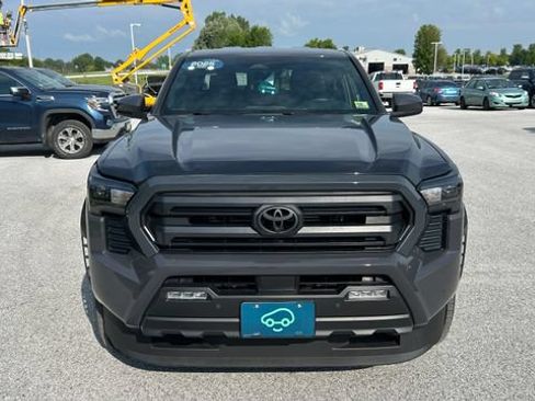 Used 2025 Toyota Tacoma SR5 w/ SR5 Upgrade Package AWD/4WD image 8