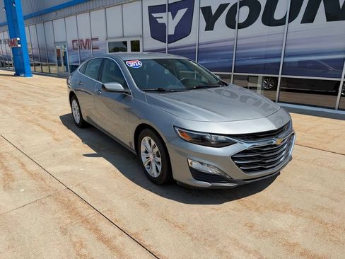 Used 2024 Chevrolet Malibu LT FWD image 2
