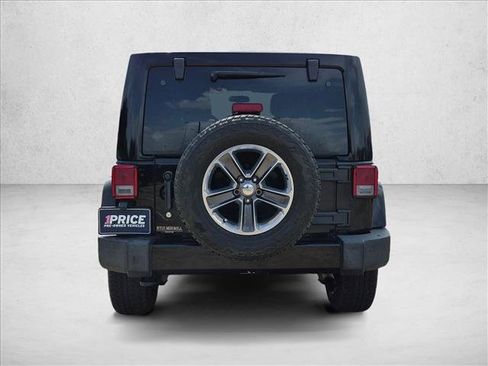 Used 2014 Jeep Wrangler Unlimited Sahara w/ Connectivity Group AWD/4WD image 6