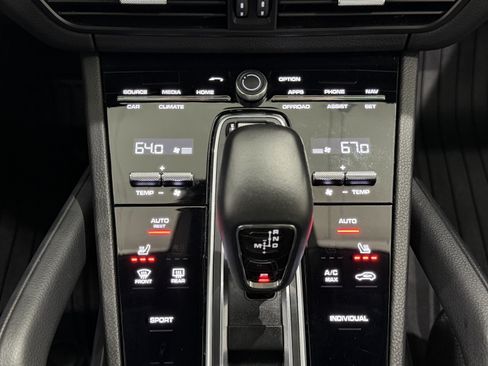 Certified 2023 Porsche Cayenne AWD/4WD image 40