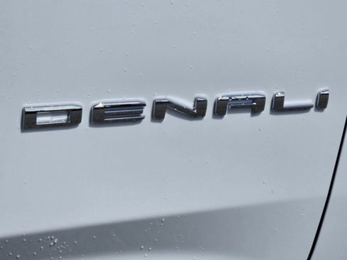 New 2026 GMC Yukon XL Denali AWD/4WD image 3