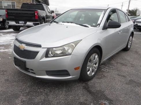 Used 2012 Chevrolet Cruze LS image 2