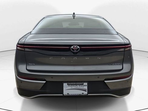 Used 2023 Toyota Crown AWD/4WD image 9