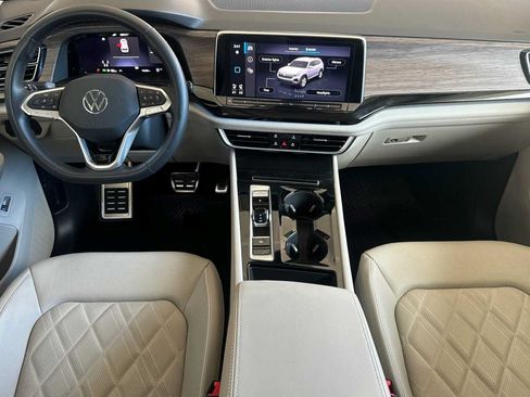 Used 2025 Volkswagen Atlas SEL Premium R-Line AWD/4WD image 42