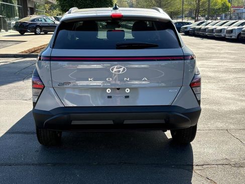 Certified 2025 Hyundai Kona SEL image 4