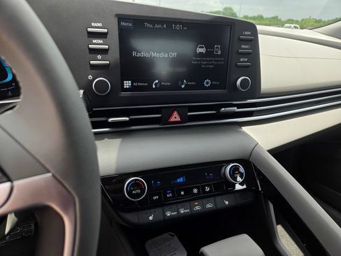 New 2026 Hyundai Elantra SEL Sport Premium FWD image 11