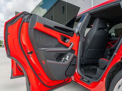 Used 2023 Lamborghini Urus S AWD/4WD image 29