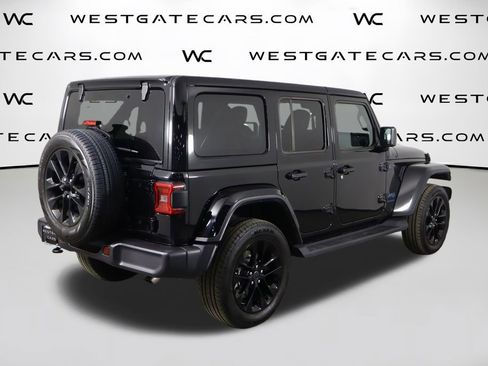 Used 2025 Jeep Wrangler Unlimited Sahara AWD/4WD image 50