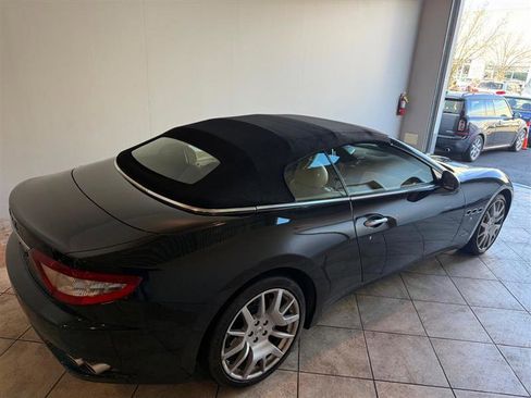 Used 2010 Maserati GranTurismo Convertible image 56