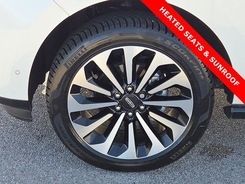 Used 2022 Lincoln Navigator Reserve image 7