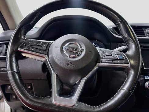 Used 2019 Nissan Rogue SV w/ Sun & Sound Touring Package AWD/4WD image 11
