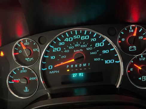 Used 2025 Chevrolet Express 3500 Extended w/ Driver Convenience Package image 15