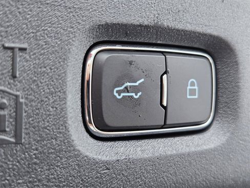 New 2025 Ford Expedition Active image 9