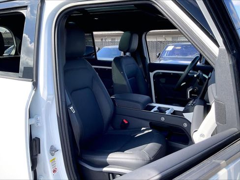 Used 2025 Land Rover Defender 110 S AWD/4WD image 10