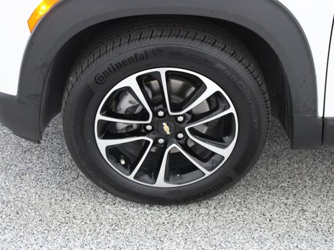 Used 2025 Chevrolet TrailBlazer LT w/ Driver Confidence Package FWD image 11