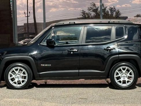 Used 2019 Jeep Renegade Latitude w/ UConnect 8.4 Nav Group image 5