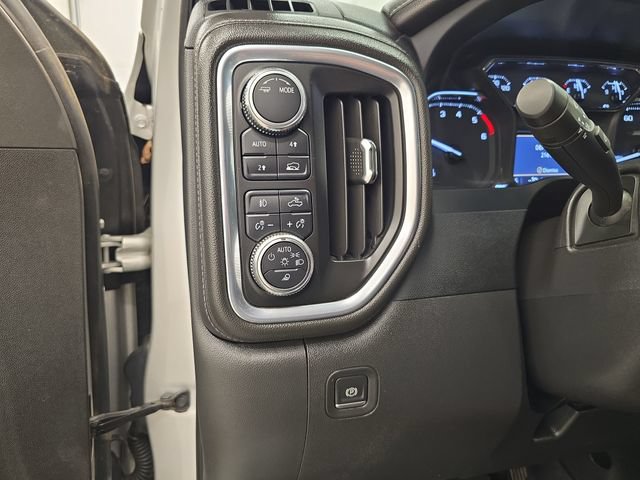 Used 2022 GMC Sierra 1500 SLT w/ Driver Alert Package I AWD/4WD image 33