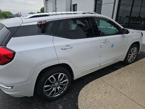 Used 2023 GMC Terrain Denali AWD/4WD image 4