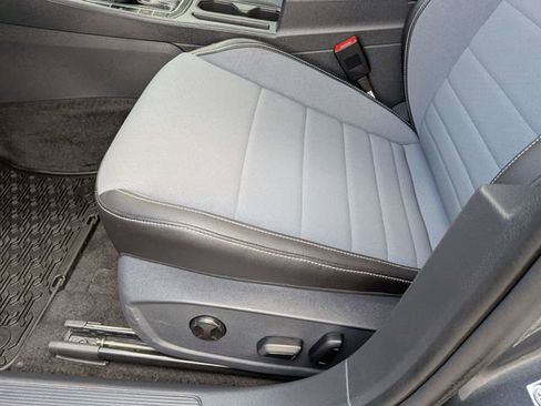 Certified 2026 Volkswagen Jetta SE FWD image 22