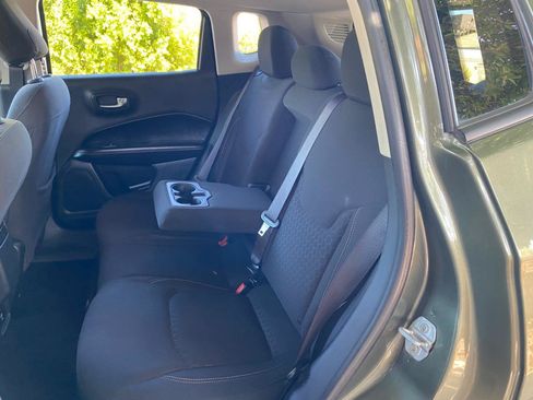 Used 2018 Jeep Compass Sport AWD/4WD image 36