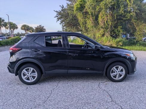 Used 2023 Nissan Kicks S FWD image 4